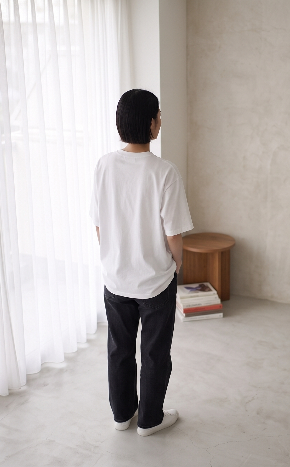シンプル白Tシャツ